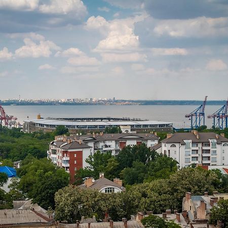 Flat with the sea view Lägenhet Odessa Exteriör bild